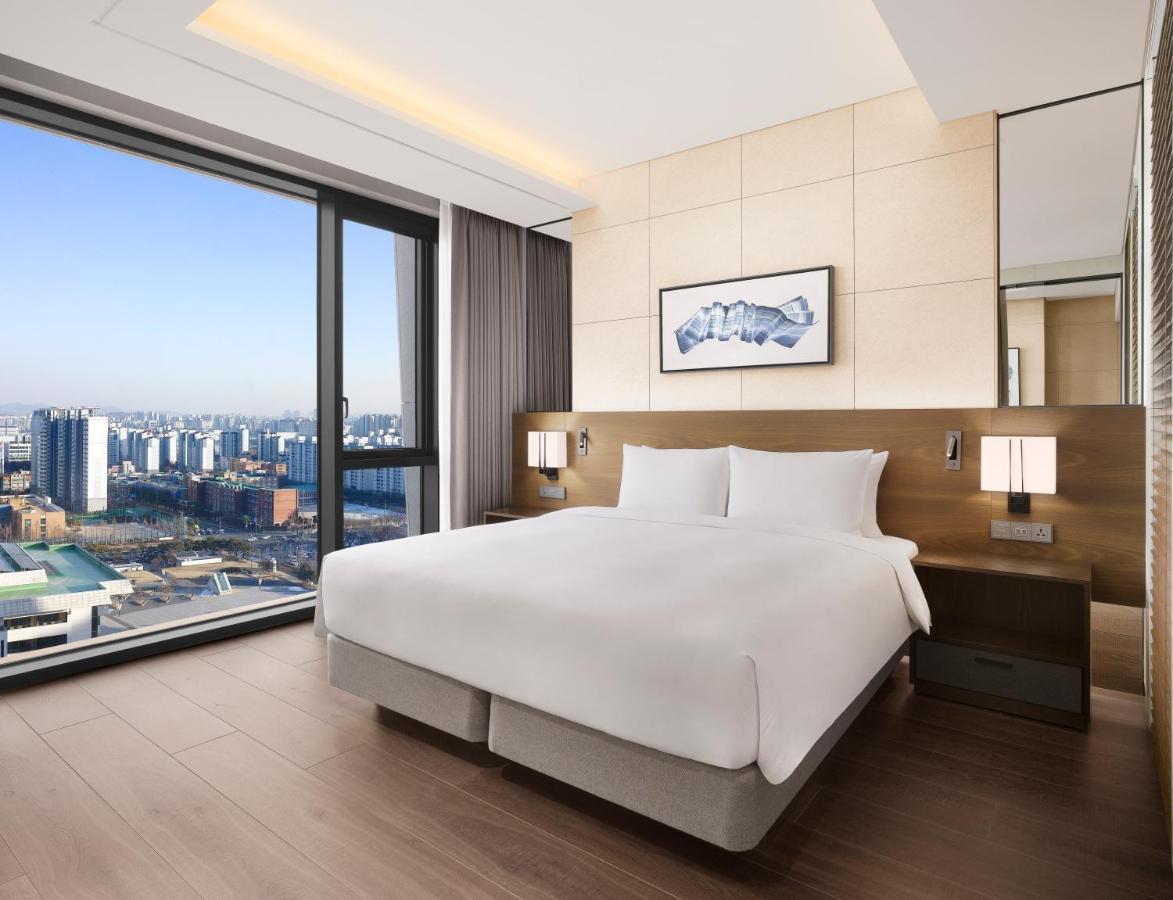 Four Points By Sheraton Suwon Bagian luar foto