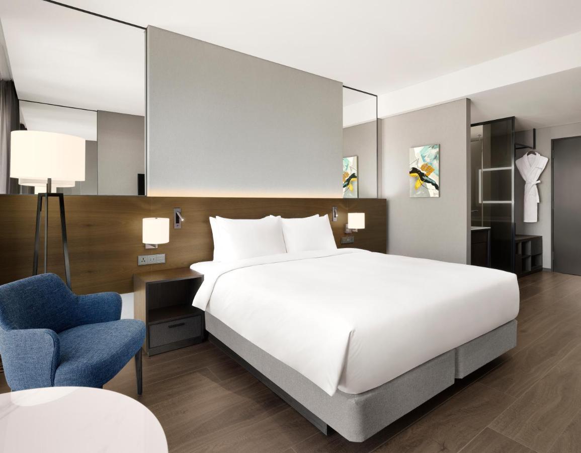 Four Points By Sheraton Suwon Bagian luar foto