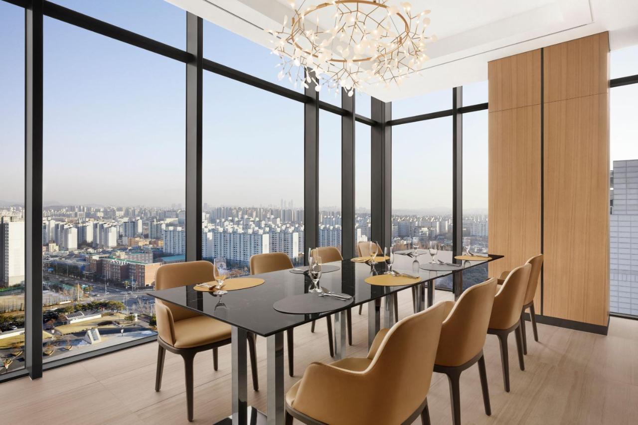 Four Points By Sheraton Suwon Bagian luar foto