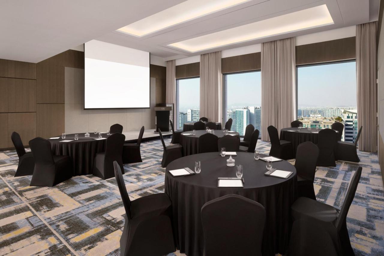 Four Points By Sheraton Suwon Bagian luar foto