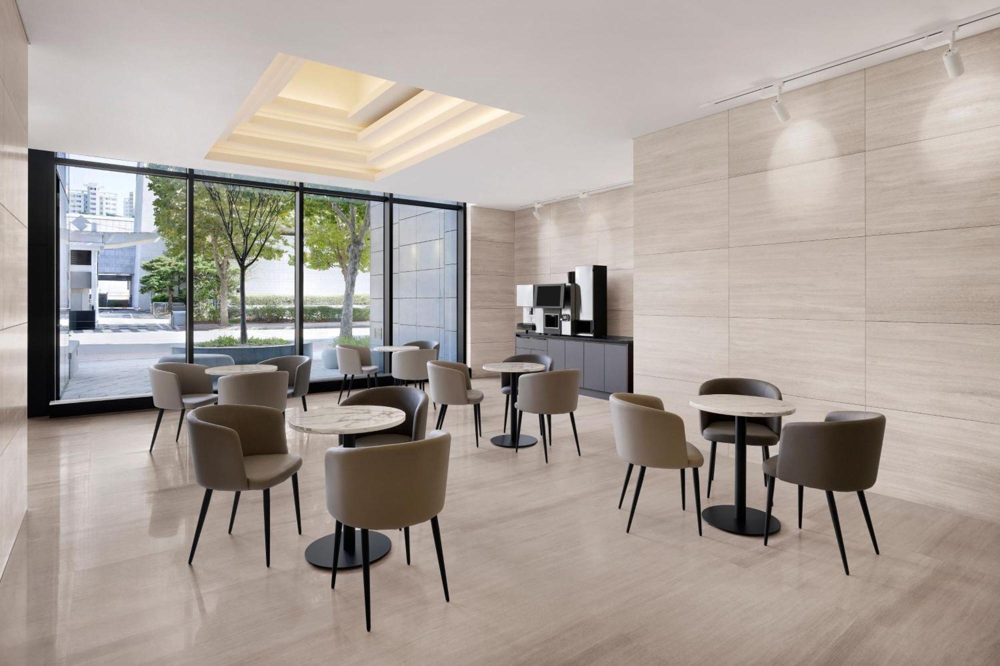 Four Points By Sheraton Suwon Bagian luar foto