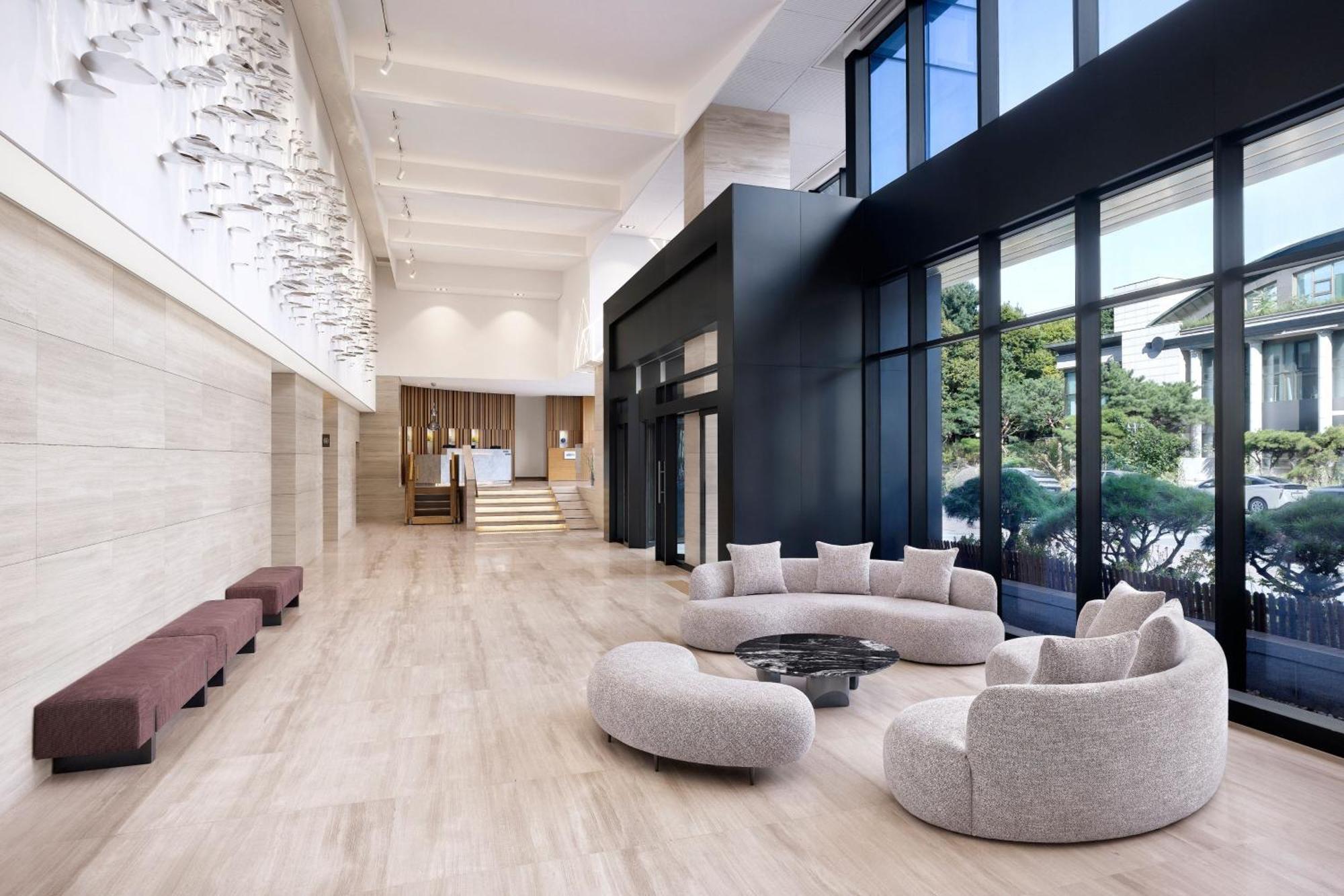 Four Points By Sheraton Suwon Bagian luar foto