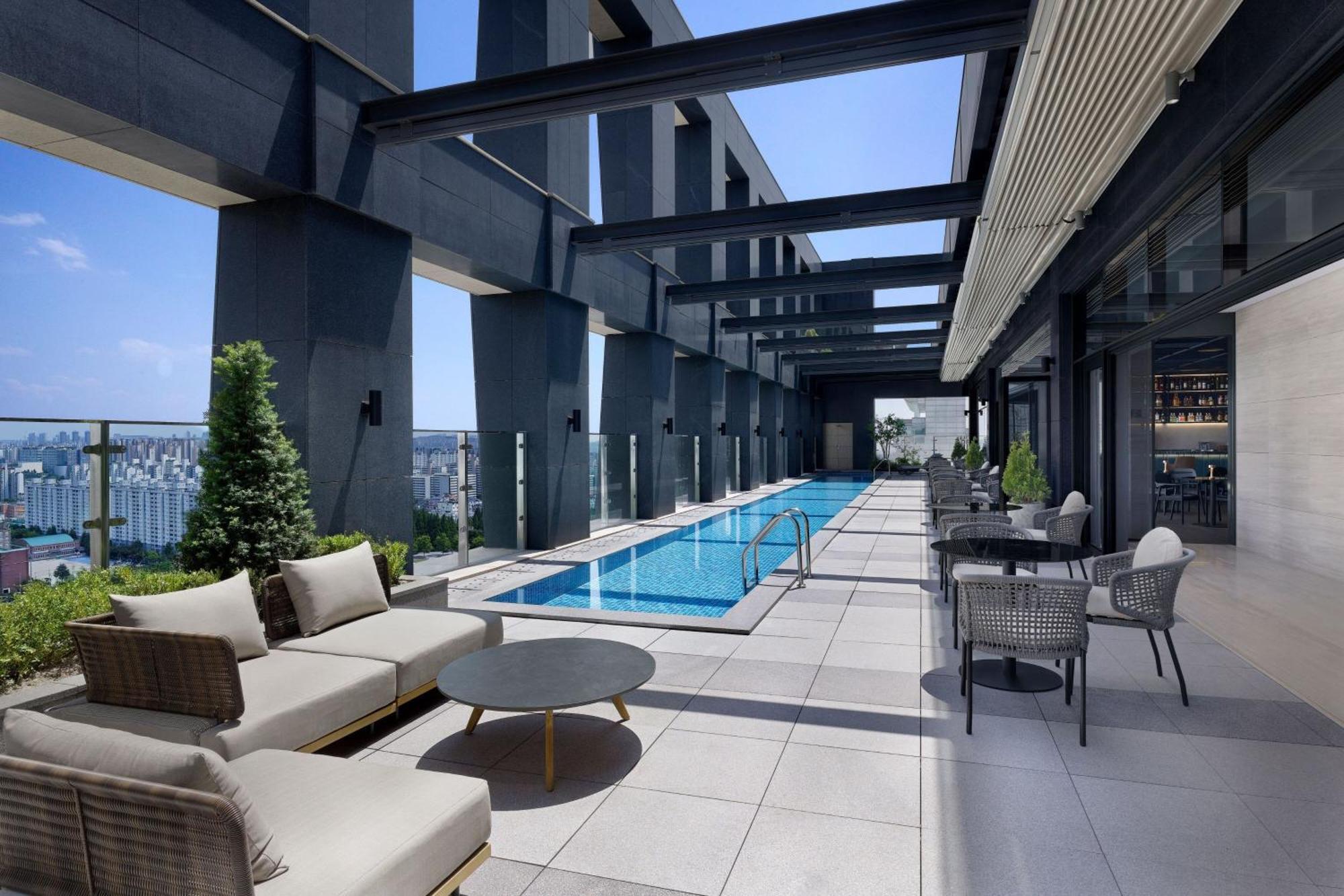 Four Points By Sheraton Suwon Bagian luar foto