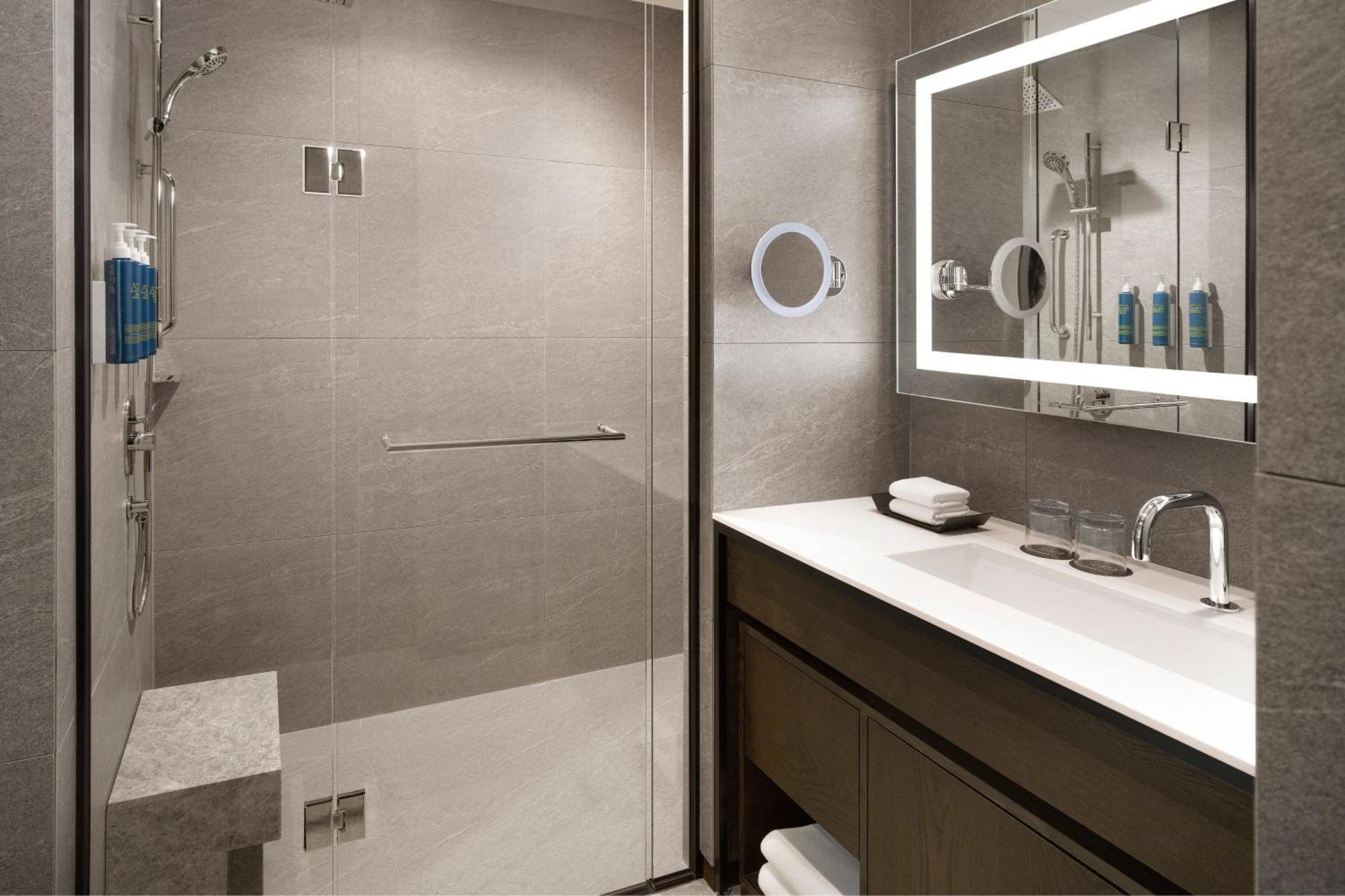 Four Points By Sheraton Suwon Bagian luar foto