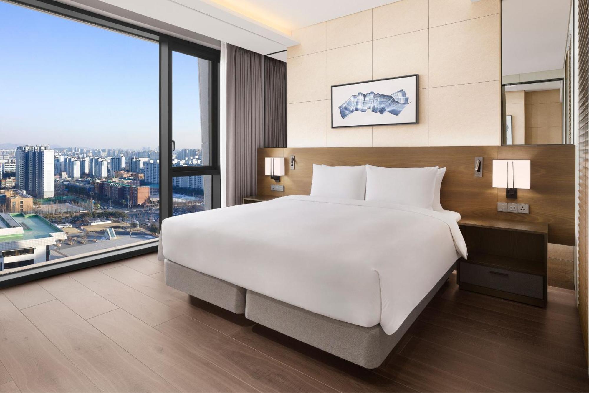 Four Points By Sheraton Suwon Bagian luar foto